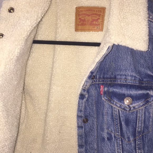 Levi’s vintage Sherpa jean jacket - Picture 2 of 8